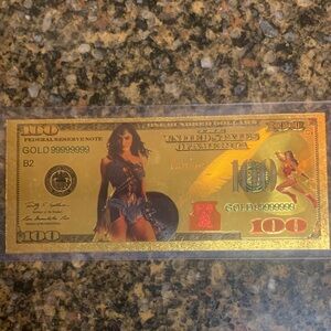 Gold Foil Collectible Note with Superhero Design Wonder Woman